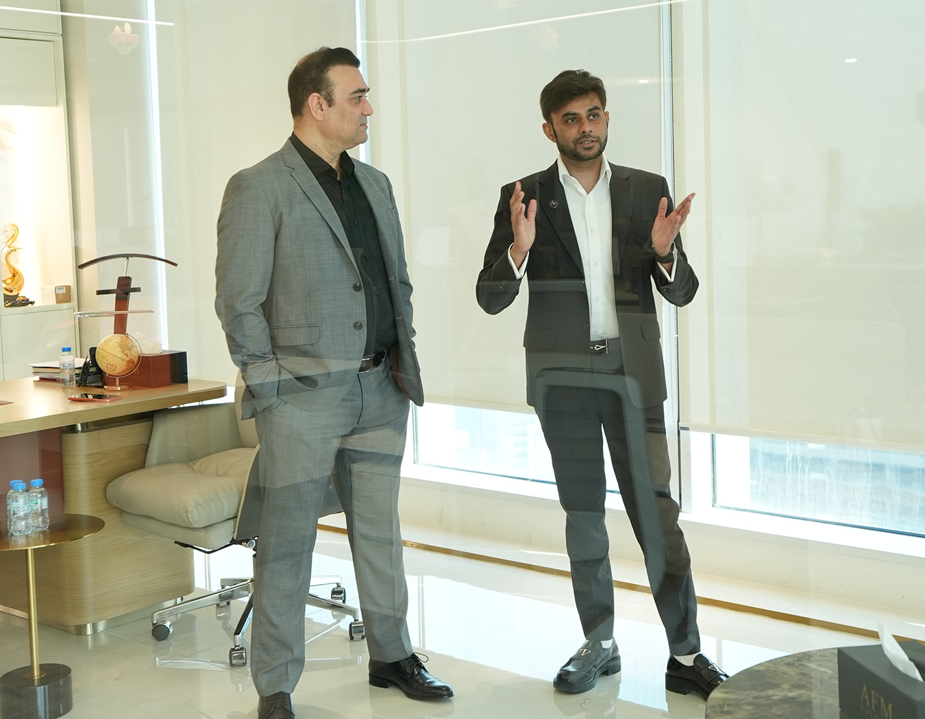 Image hover effect image